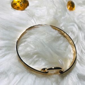 ❤️Gold buckle style small cuff bracelet❤️